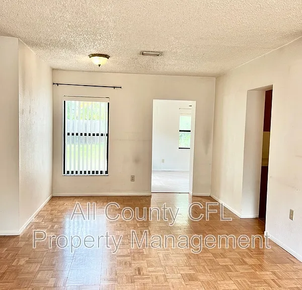 718 Buckminster Cir — Photo 4