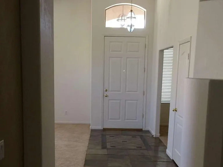 682 W Raven Dr — Photo 4