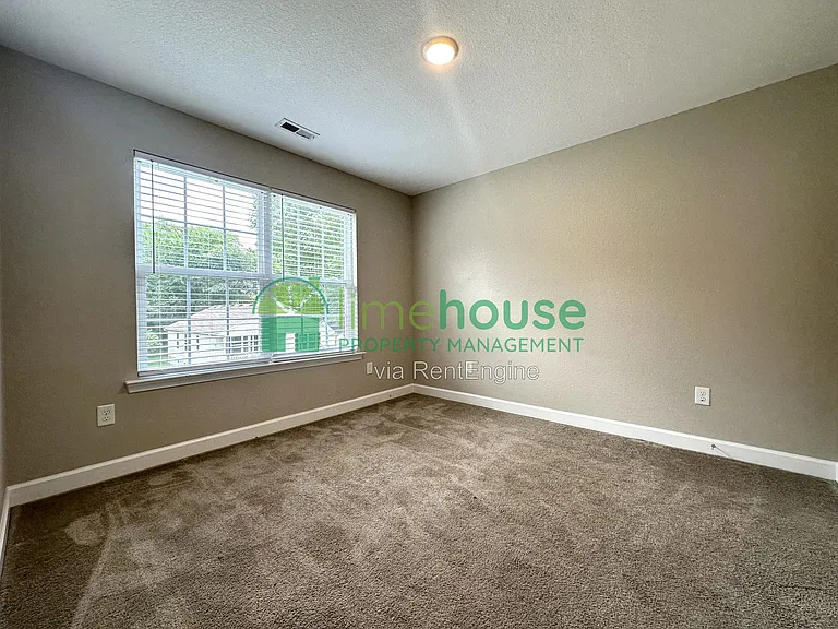 2101 Ball St — Photo 16