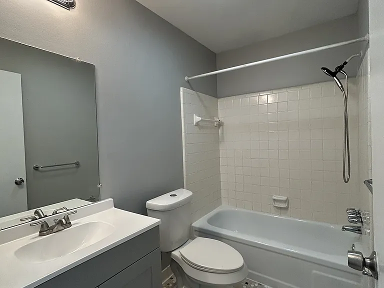 360 Walnutunit #204 — Photo 8