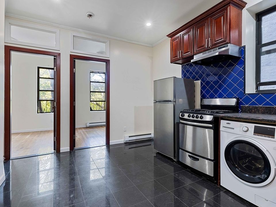 2nd image of 138 W 109th St APT 3E