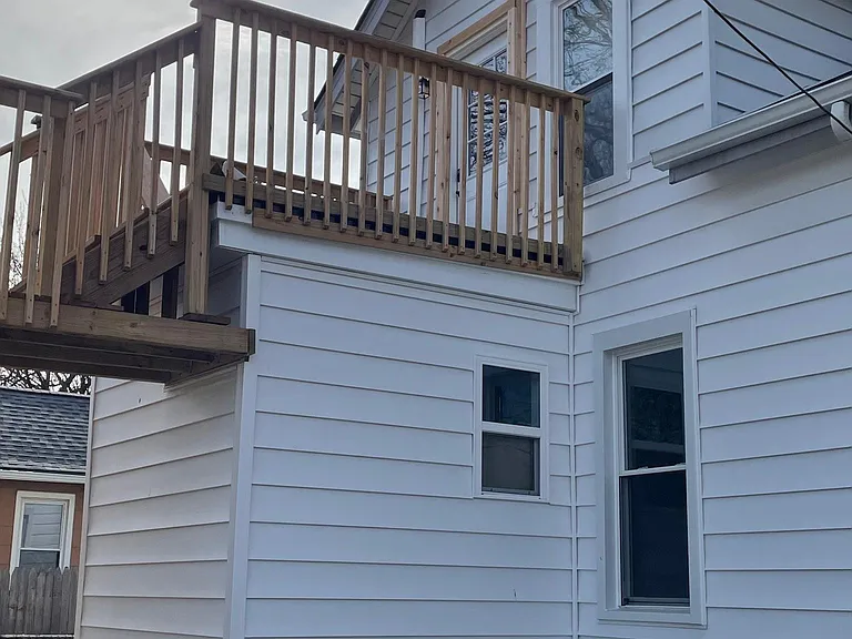 Deck for 2nd floor tenant
