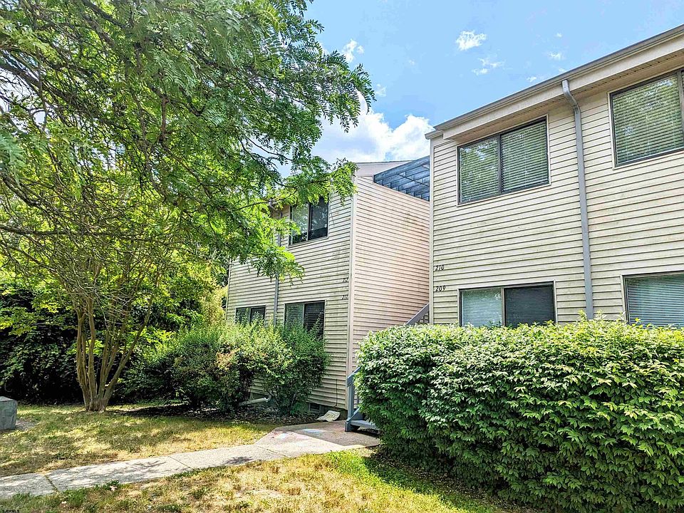 1st image of 210 Noahs Rd #210