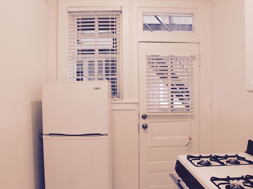 1st image of 808 N Boulevard APT 2