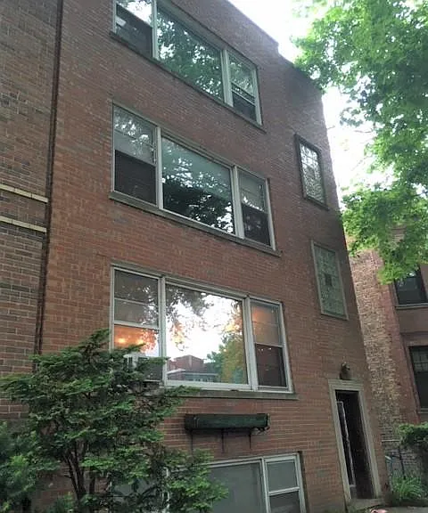 4208 N Leavitt St #2 — Photo 1