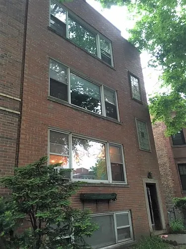 4208 N Leavitt St Photo 1