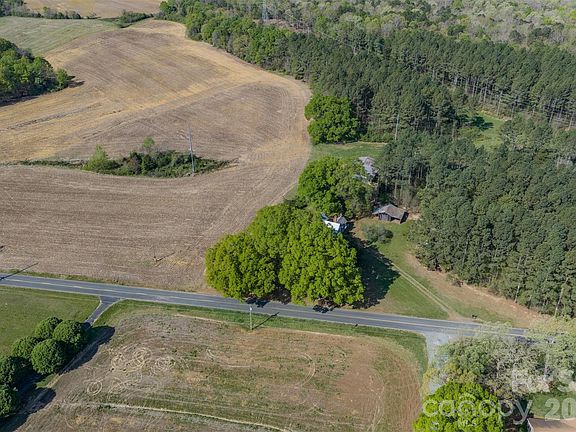 3rd image of 17643 Efird Rd