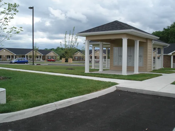 Dogwood Ridge Apartments, 1283 Smithwood Rd #Dd8f4e42f, Sevierville, TN 37862