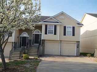 1231 NW Ashley Dr, Grain Valley, MO 64029