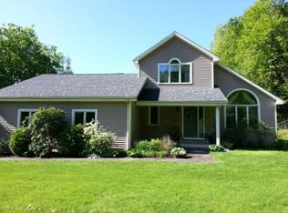 61 Goodhue Rd, Windham, NH 03087