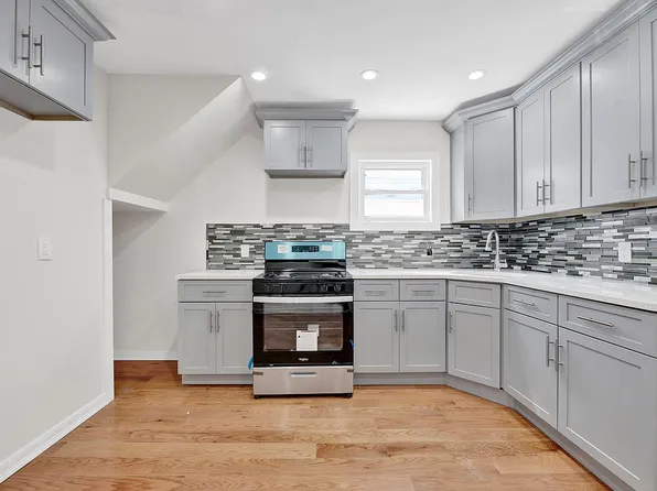 6937 Hillmeyer Ave, Arverne, NY 11692