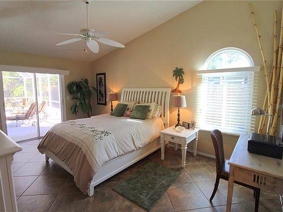 3rd image of 4706 Hamlets Grove Dr
