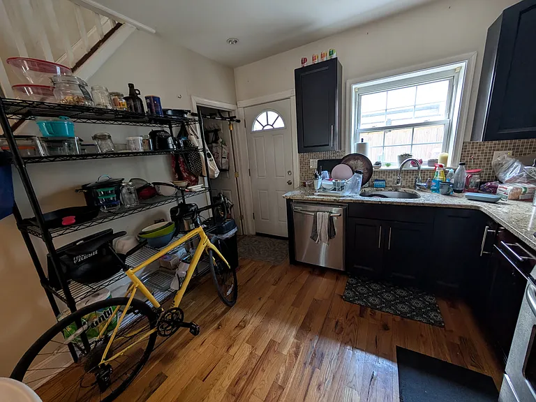 1213 N Leithgow St — Photo 7