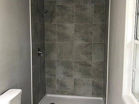5th image of 4430 Tamarack St