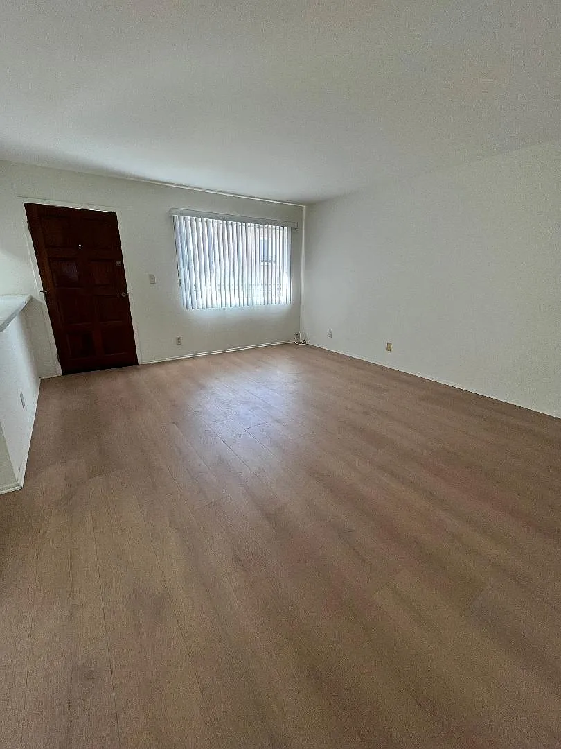 2 bed, 1025 sqft, $2,150 — Photo 3
