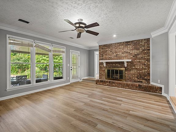 4th image of 1414 Foxcroft Loop