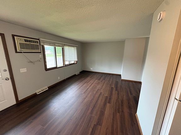 3rd image of 300 Scholl St
