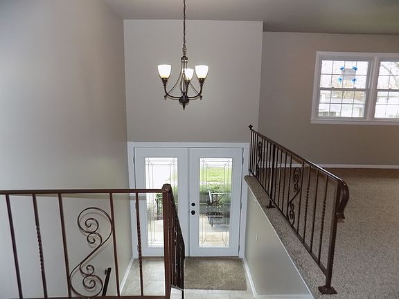 5th image of 801 Fitzhenry Ct