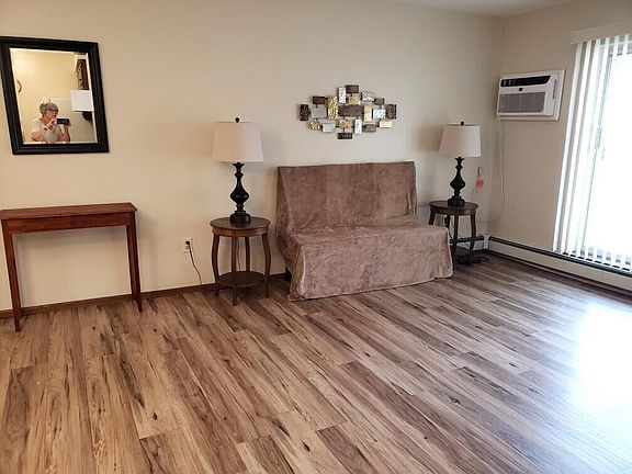 2nd image of 237 Madison STREET #55