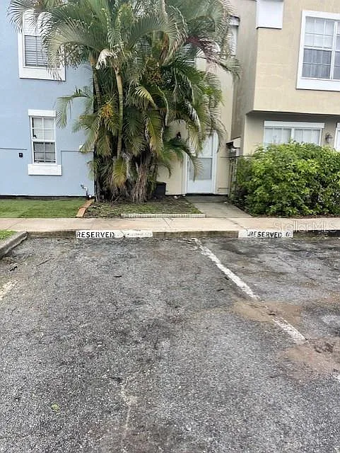 2 bed, 2.5 bath, 1061 sqft, $1,950 — Photo 3