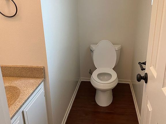 3rd image of 16762 Hoskins Ln APT 2