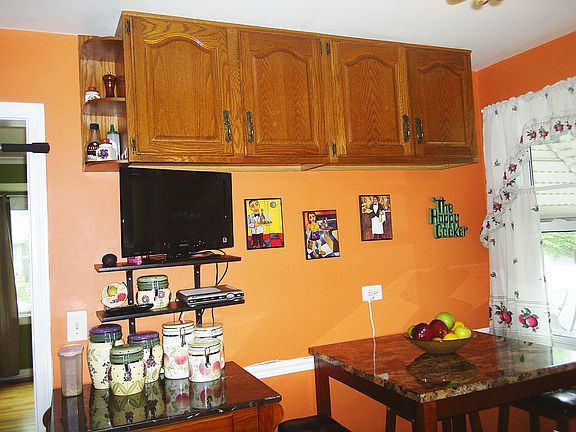2nd image of 1501 Manchester Ave