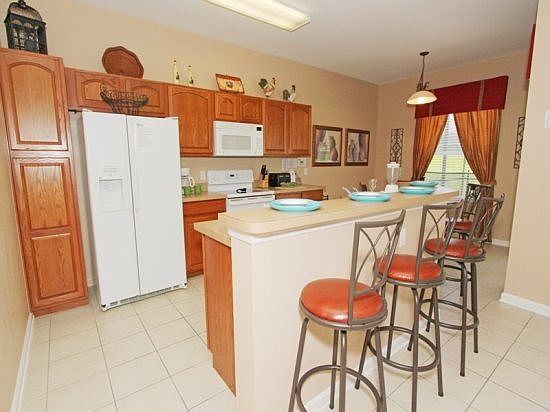 WH5P2630DS-kitchen-and-breakfast-bar
