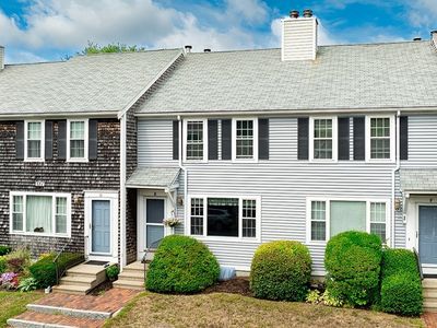 571 Carriage Shop Rd APT E, East Falmouth, MA, 02536