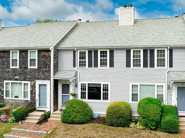 571 Carriage Shop Rd APT E, East Falmouth, MA 02536