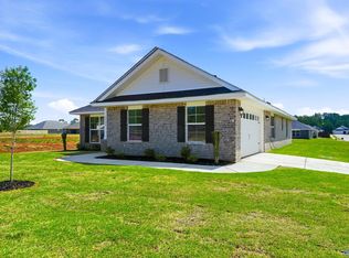 15350 Dogleaf Holw, Athens, AL 35611