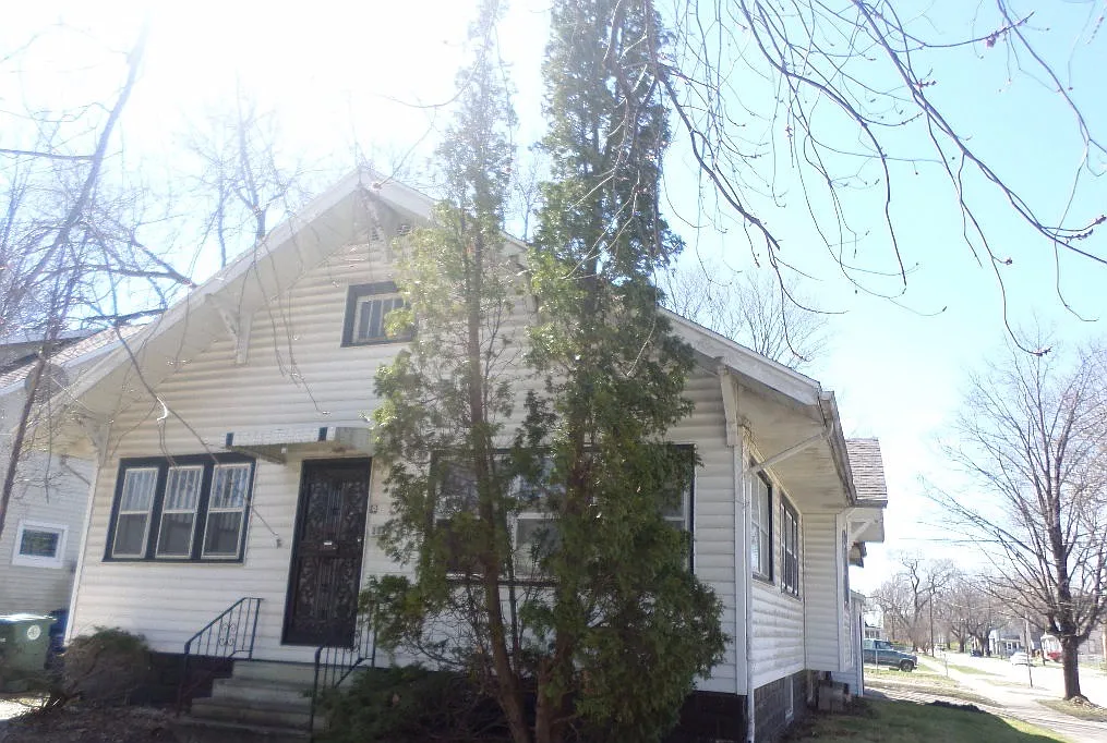 237 Cutler St photo 1
