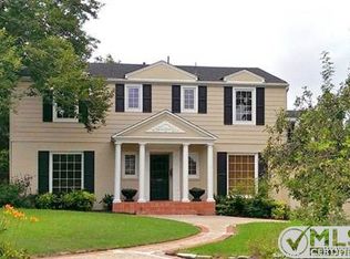 126 Canterbury Hill St, Terrell Hills, TX 78209