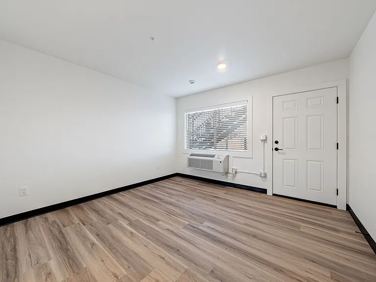 Nova Apartments — Photo 51