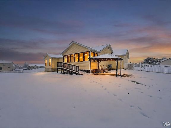 2nd image of 420 Paddington Ct