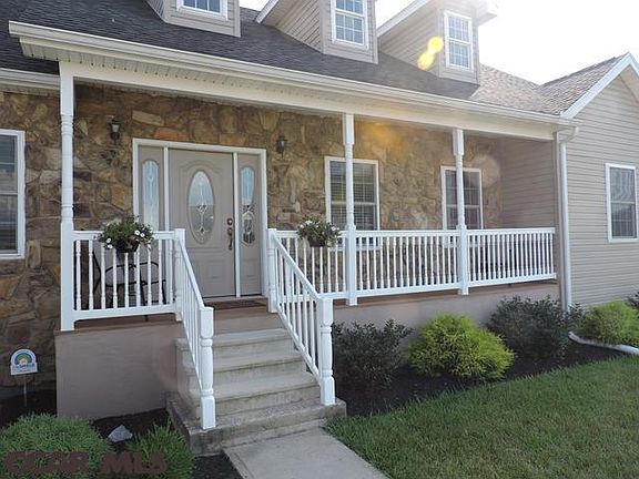 3rd image of 154 Rosehill Dr