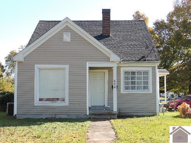 1st image of 604 E North St