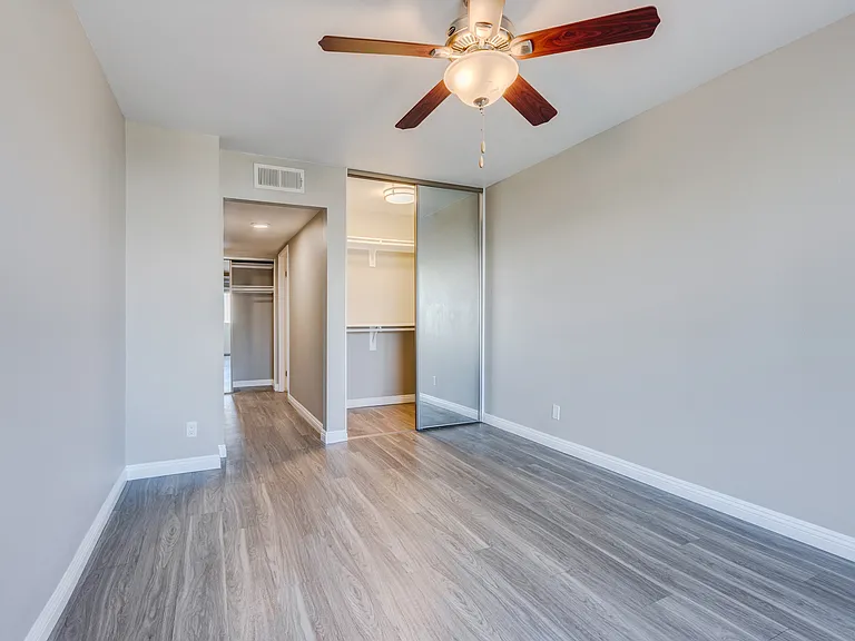 Laurel Villa — Photo 36