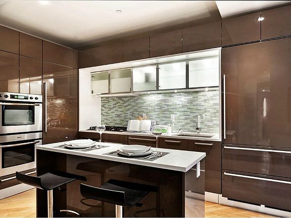 2nd image of 75 Wall St #26P