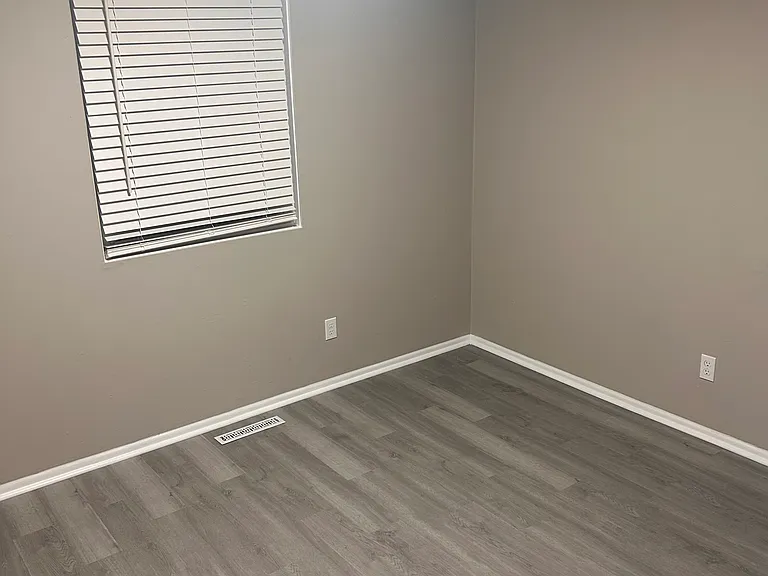 4508 E 6th Ave — Photo 13