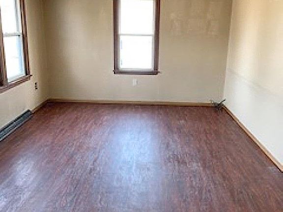 4th image of 420 N 3rd St