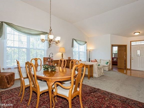 3rd image of 1270 Central Park Dr
