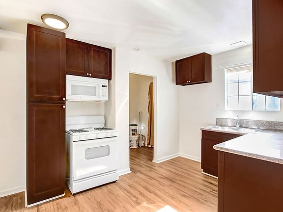 4th image of 3945 Severence Ave #A