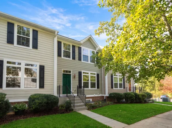 214 Colony Dr, Charlottesville, VA 22903