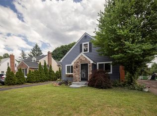 185 Hedgegarth Dr, Rochester, NY 14617