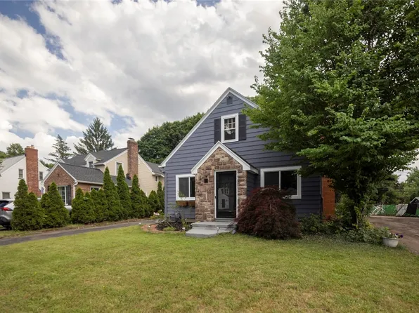 185 Hedgegarth Dr, Rochester, NY 14617