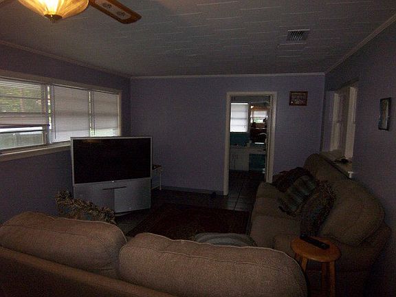 5th image of 811 N Queen St