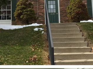 6920 Carriage Hill Dr APT 203, Brecksville, OH 44141