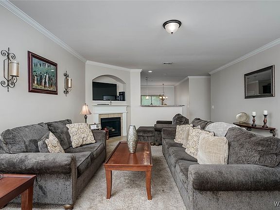 4th image of 1252 Maxwell Cir