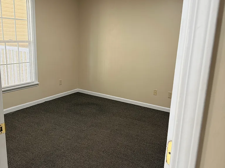 1071 E Lexington Ave #18 — Photo 5