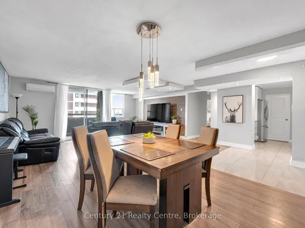 1 Royal Orchard Blvd #509, Markham, ON L3T 3C2